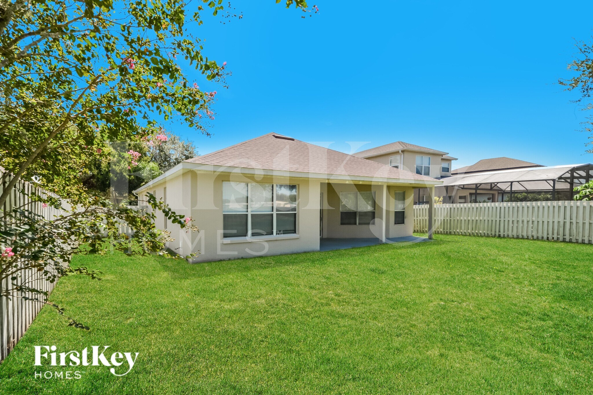 Building Photo - 14330 Estrella Dr