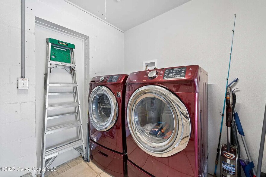 Building Photo - 102 Deleon Rd