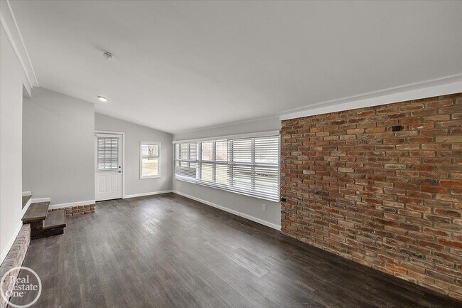 Building Photo - 1765 E Predmore Rd