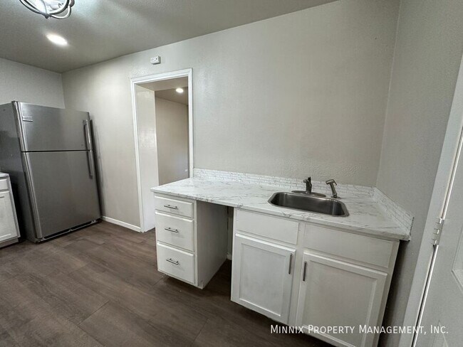 Building Photo - 1712 27th St