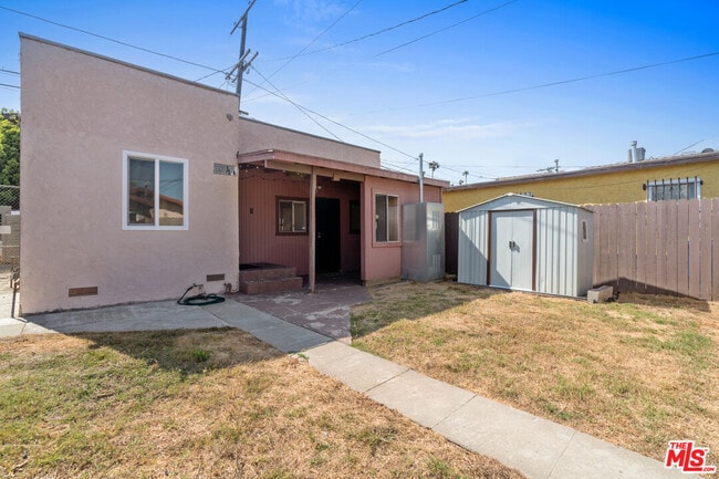 Building Photo - 932 1/2 California Ave