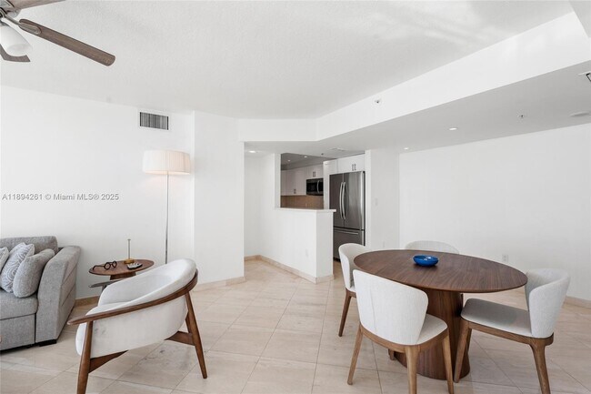 Building Photo - 800 Claughton Island Dr