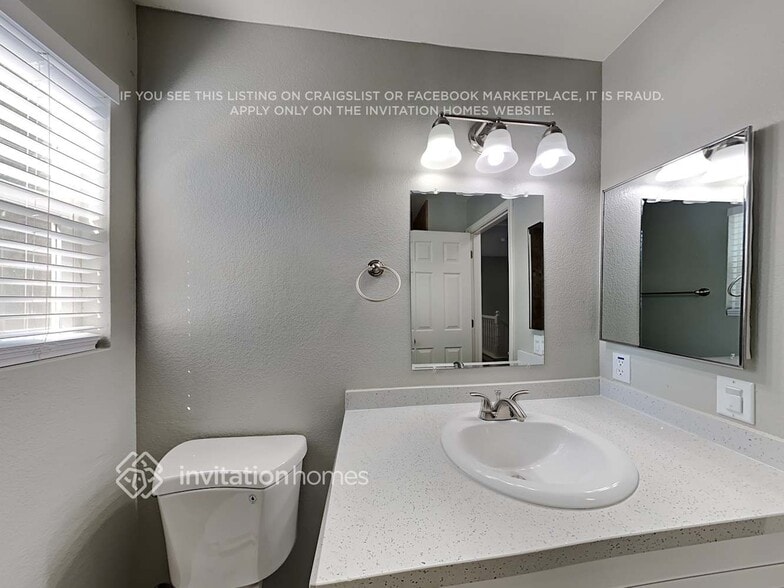 Building Photo - 8374 Hillsbrook Dr