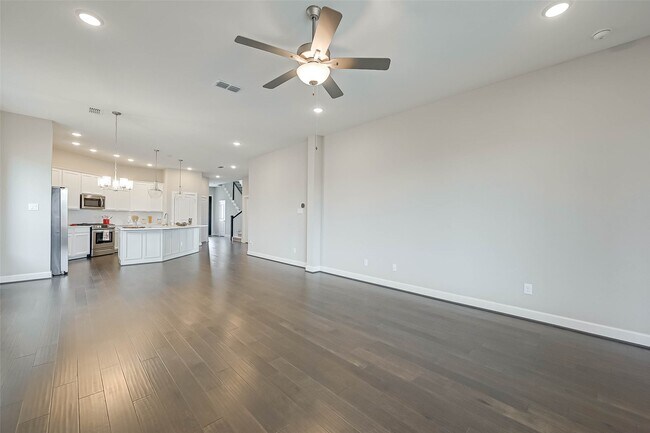 Building Photo - 10707 Deer Path Dr