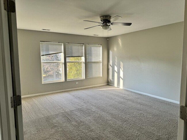 Building Photo - 3292 Bromley Ln