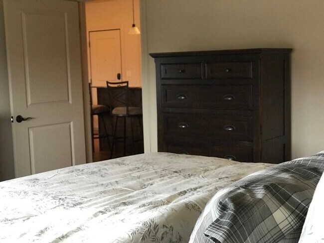 Building Photo - 2810 Bobcat Dr