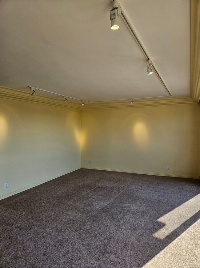 Building Photo - Live at Le Rondelet - Two Bedrooms and Views!