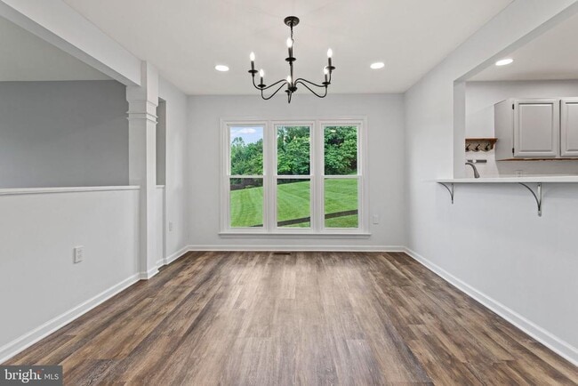 Building Photo - 6608 Beach Dr