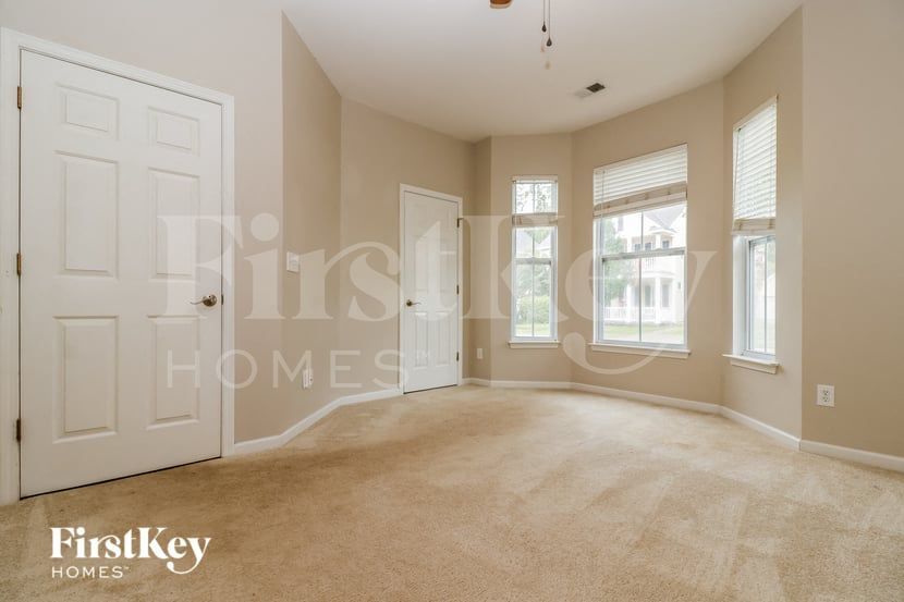 Building Photo - 577 Delafield Dr