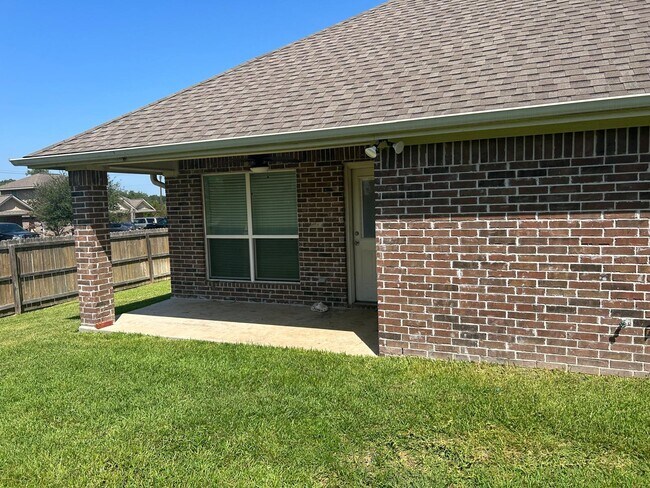 Building Photo - 3601 Davidson Dr