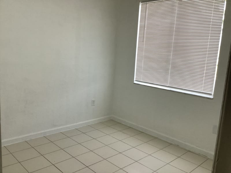 Building Photo - 2736 SE 15th Rd