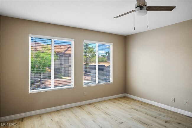 Building Photo - 1575 W Warm Springs Rd
