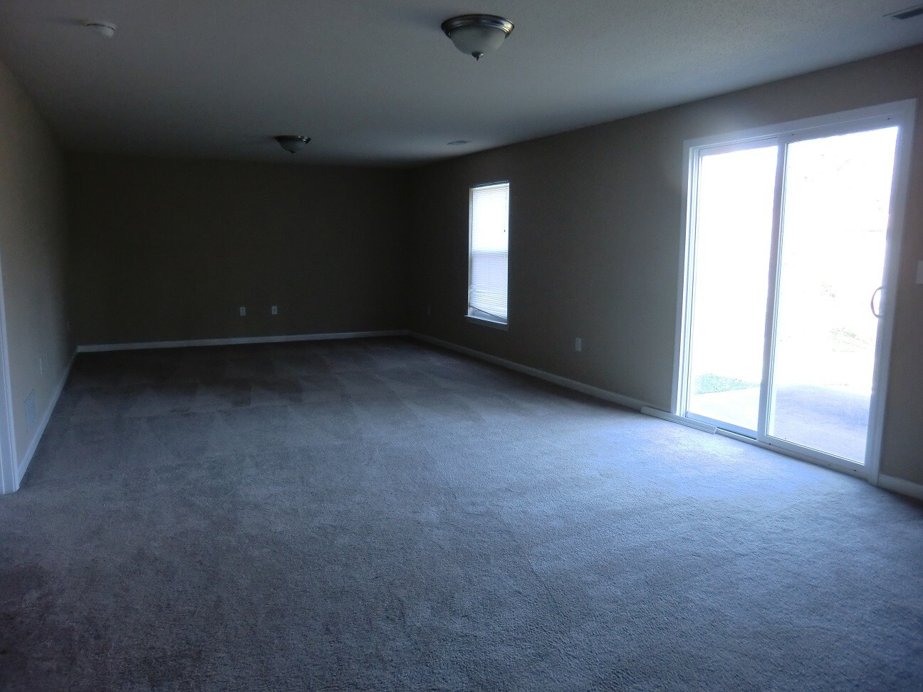 Building Photo - 1802 Sir Lancelot Dr