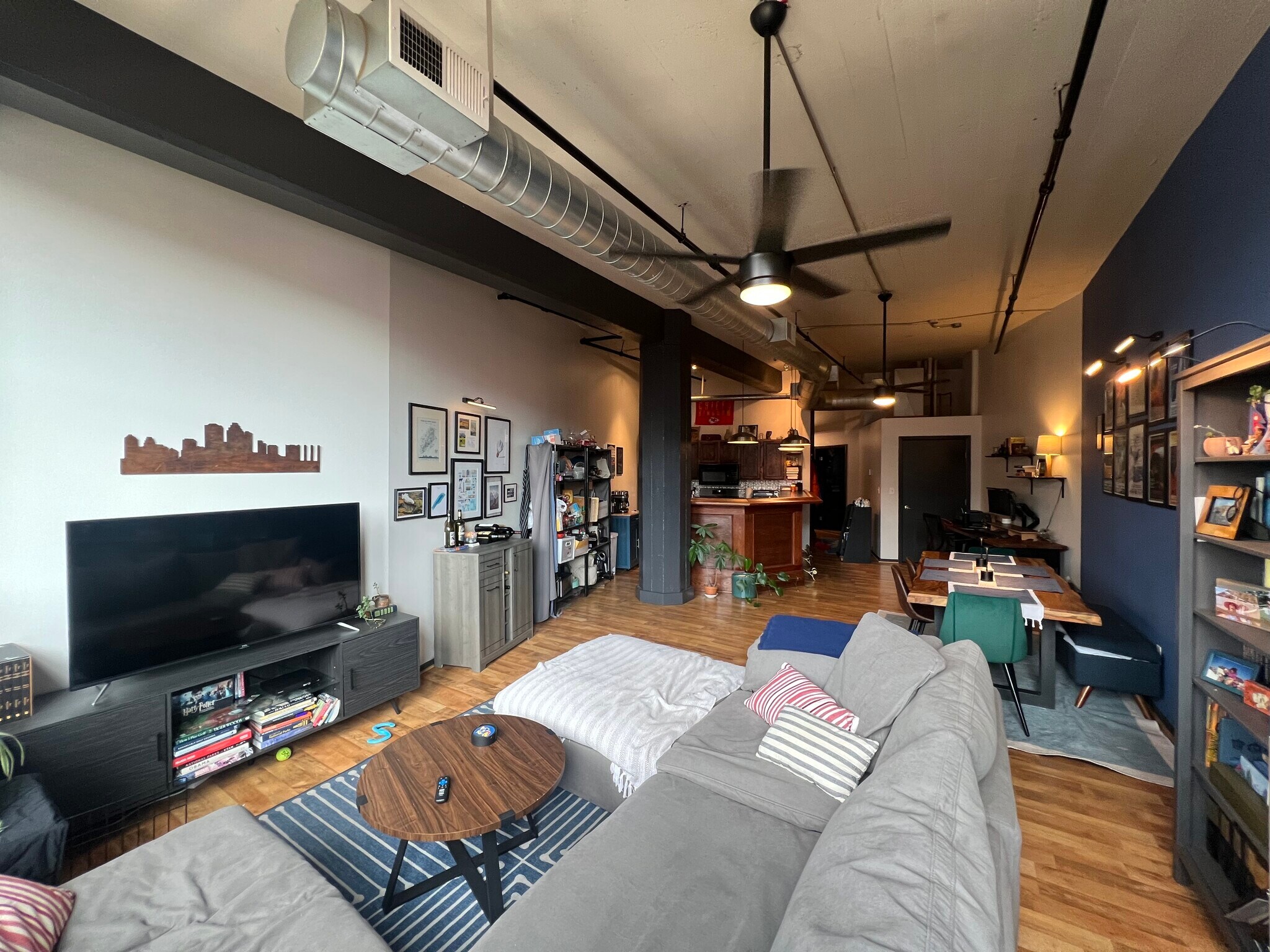 Building Photo - 200 Main St