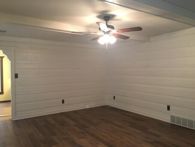 Building Photo - 2159 New Meadow Dr