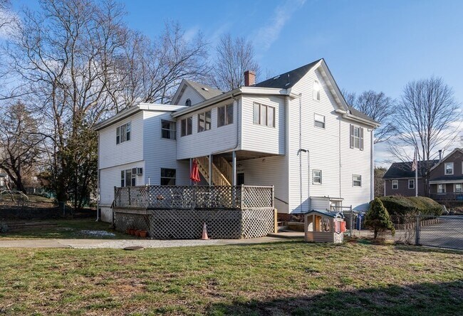 Building Photo - 7 A Jackson Ct