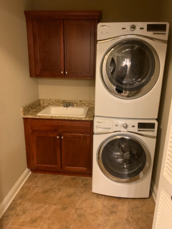 Building Photo - 2 Itasca Place