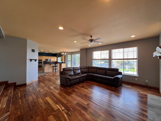 Building Photo - Large Beautiful Home off Toll Rd, South Reno