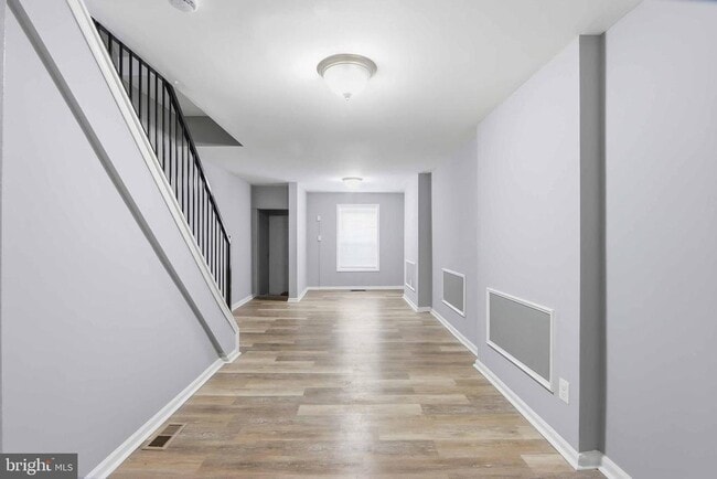 Building Photo - 415 N Belnord Ave