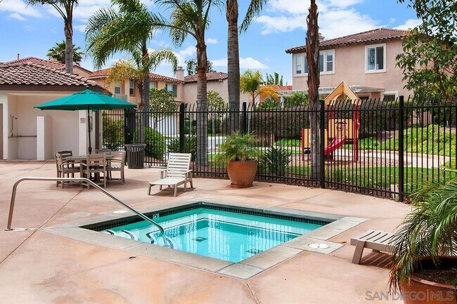 Building Photo - 11370 W San Raphael