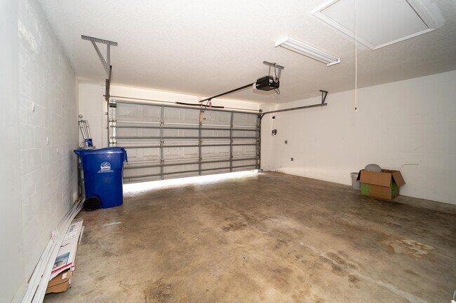 Building Photo - 957 Windward Way