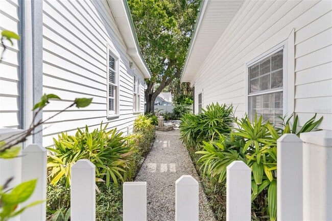 Building Photo - 759 Lantana Ave