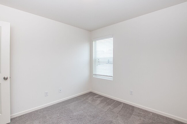 Building Photo - BEAUTIFUL 3 Bedroom Town home Bonterra Village - APRIL 2026