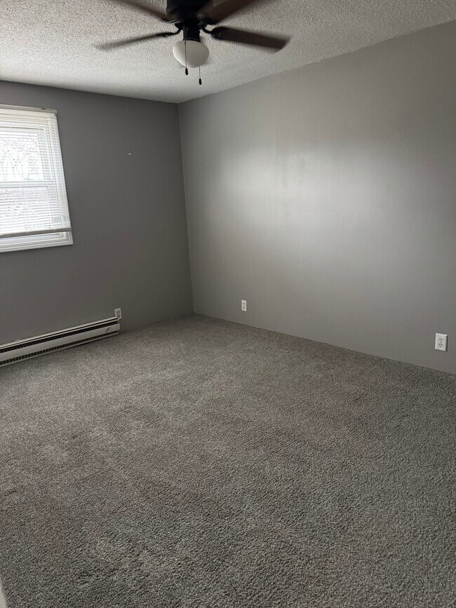 Building Photo - 304 E Mefford St