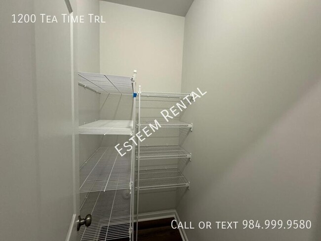 Building Photo - 1200 Tea Time Trl