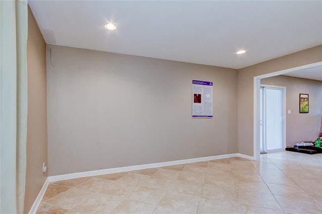 Building Photo - 6515 Orchard Dr N