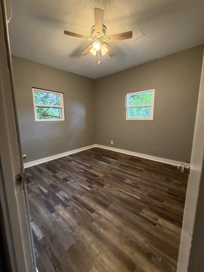 Building Photo - 4607 Highland Ave
