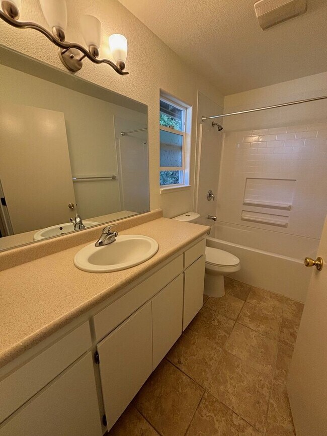 Building Photo - 1732 Mount Olive Dr