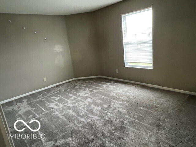 Building Photo - 912 Saraina Rd