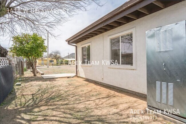 Building Photo - 1414 W Delaware St