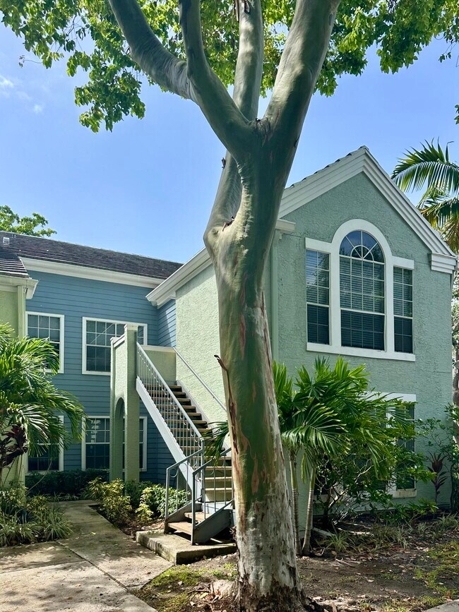 Building Photo - 1050 Crystal Way