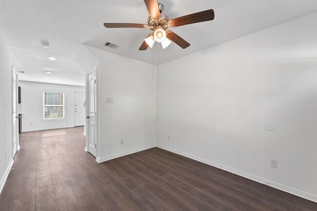 Building Photo - 771 Plum Tree Cir