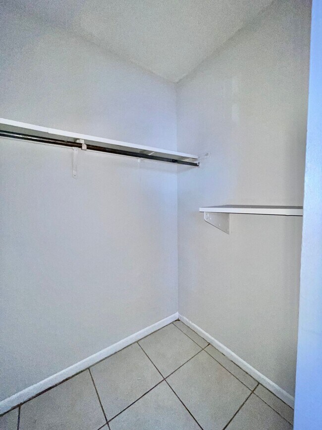 Primary Photo - Charming 1b1b for rent in Miami Gardens On...