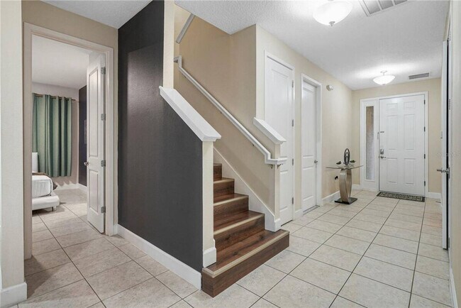 Building Photo - 2689 Calistoga Ave