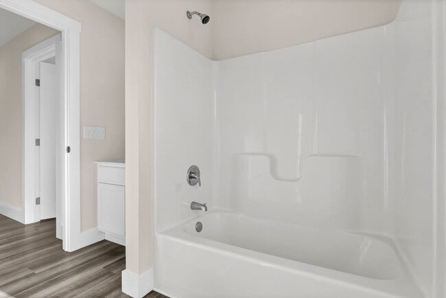 Building Photo - Cozy 3-Bedroom Home in Belvedere Plantation