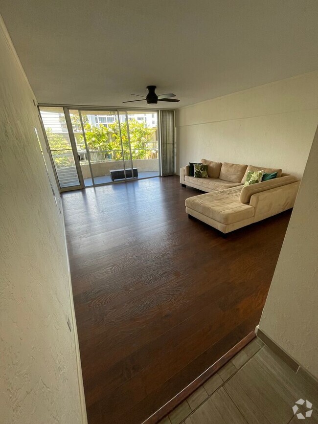 Building Photo - Spacious 1bedroom unit in the heart of Mak...