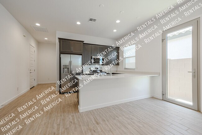 Building Photo - 2631 W Pecan Rd