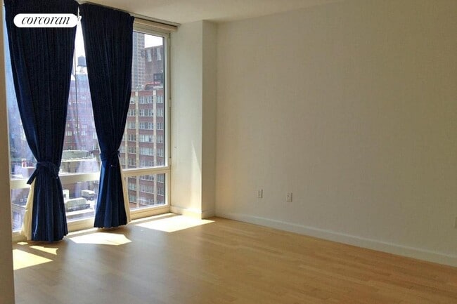 Building Photo - 247 W 46th St