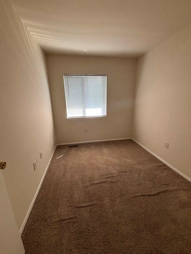 Building Photo - 3 Bedrooms Gwynn Oaks (County)