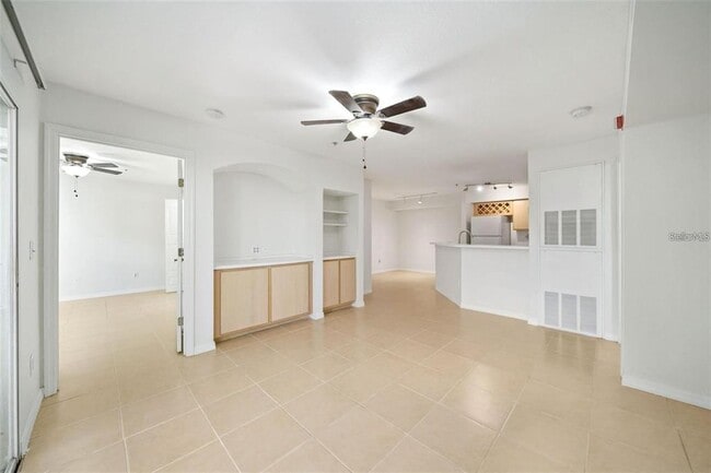 Building Photo - 823 Camargo Way
