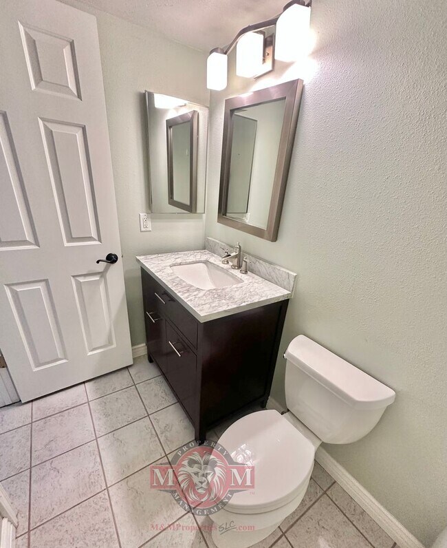 Building Photo - 4 Bed 3.5 Bath Beautiful Home In Sandy