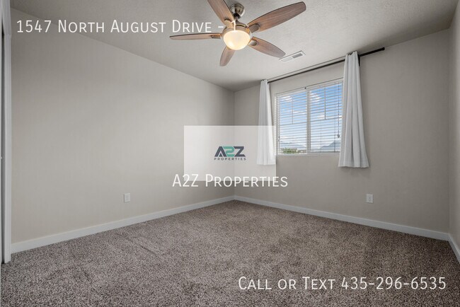 Building Photo - 1547 N August Dr