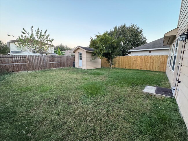Building Photo - 13303 Ridgewood Knoll Ln