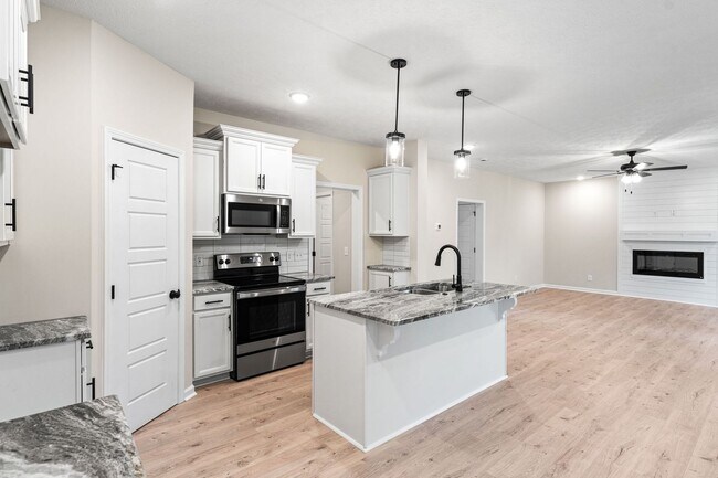 Building Photo - 217 Wesson Dr