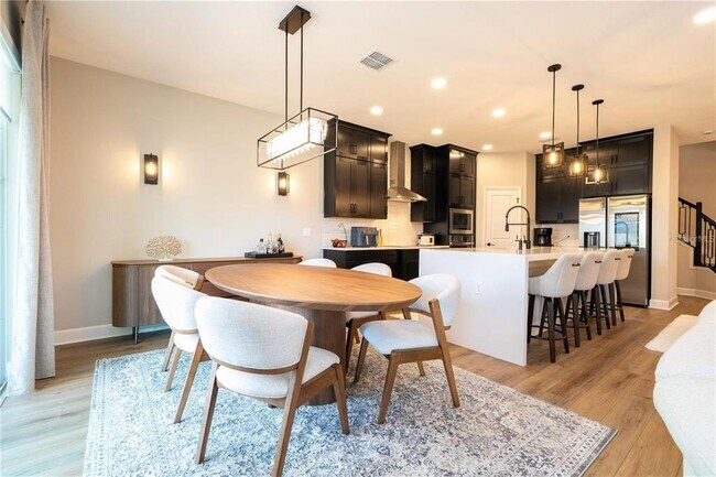 Building Photo - 5090 Shady Pnes Dr