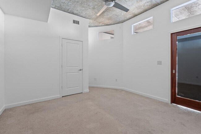 Building Photo - 360 Nueces St